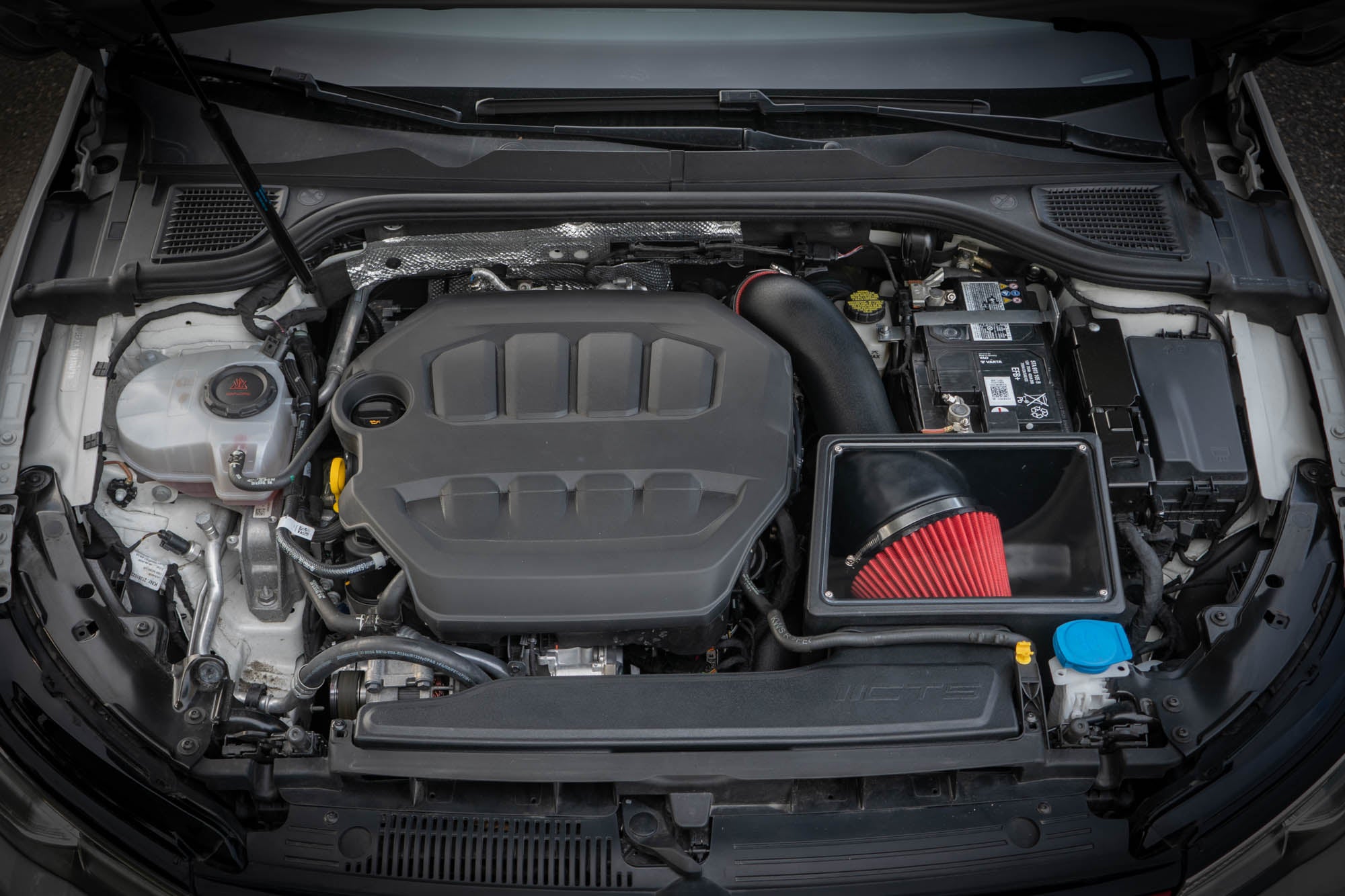 CTS Turbo MK8 VW Golf R High-Flow Intake EVO4